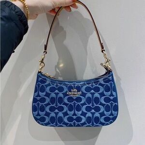 Coach Teri Shoulder Bag In Signature Denim